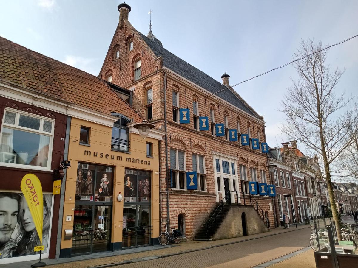 Wellnesshuis Met Hottub, Ligbad En Grote Tuin Tzummarum Exterior foto